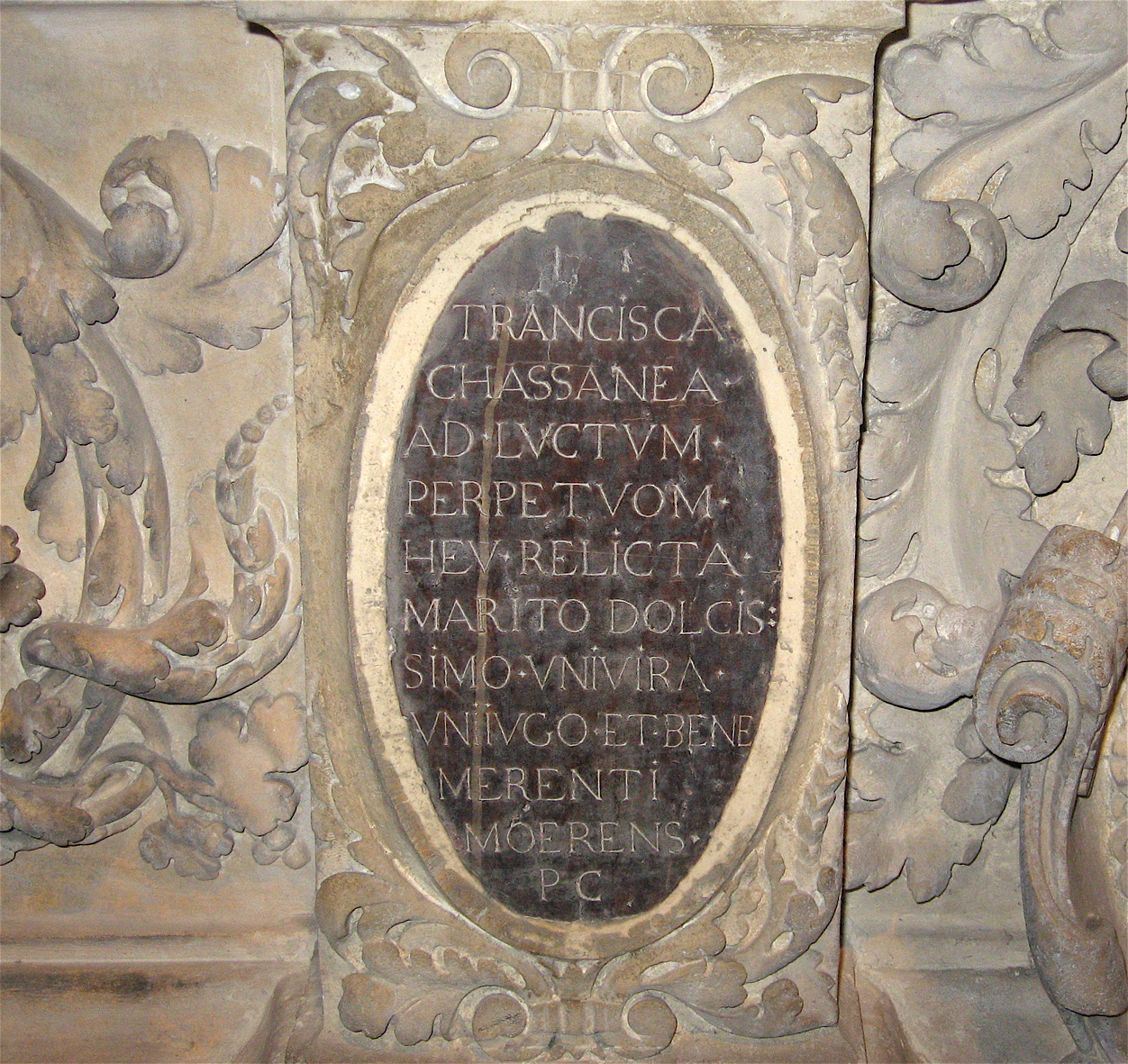 inscription du tombeau (dédicace de son épouse)
